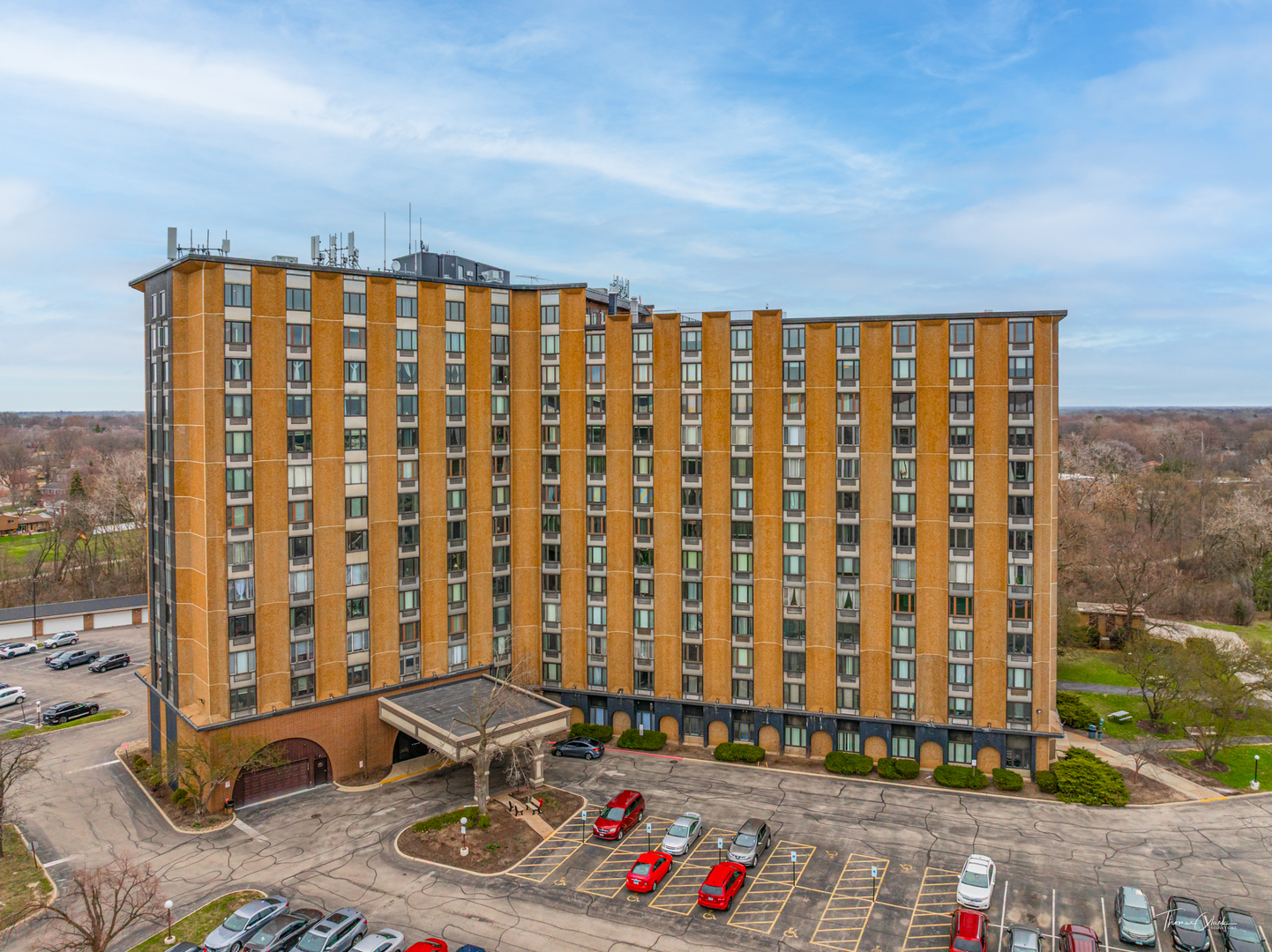 1 Renaissance Place 1115