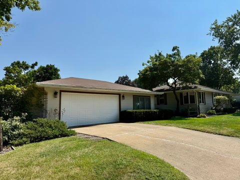 Tiny photo for 2329 11th Street, Peru, IL 61354 (MLS # 12750448)