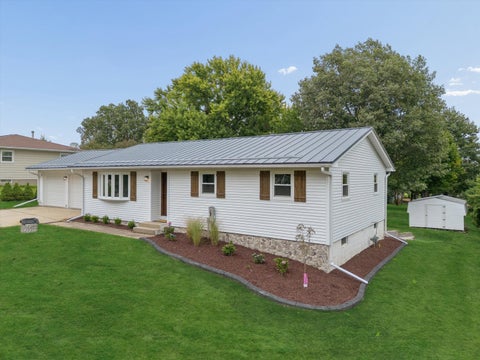 Tiny photo for 2595 282nd Avenue, De Witt, IA 52742 (MLS # 12786666)
