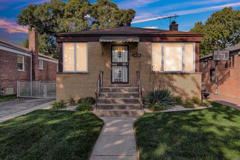 Tiny photo for 14534 Woodlawn Avenue, Dolton, IL 60419 (MLS # 12482122)