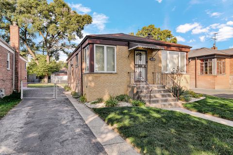 Photo of 14534 Woodlawn Avenue, Dolton, IL 60419 (MLS # 12482122)