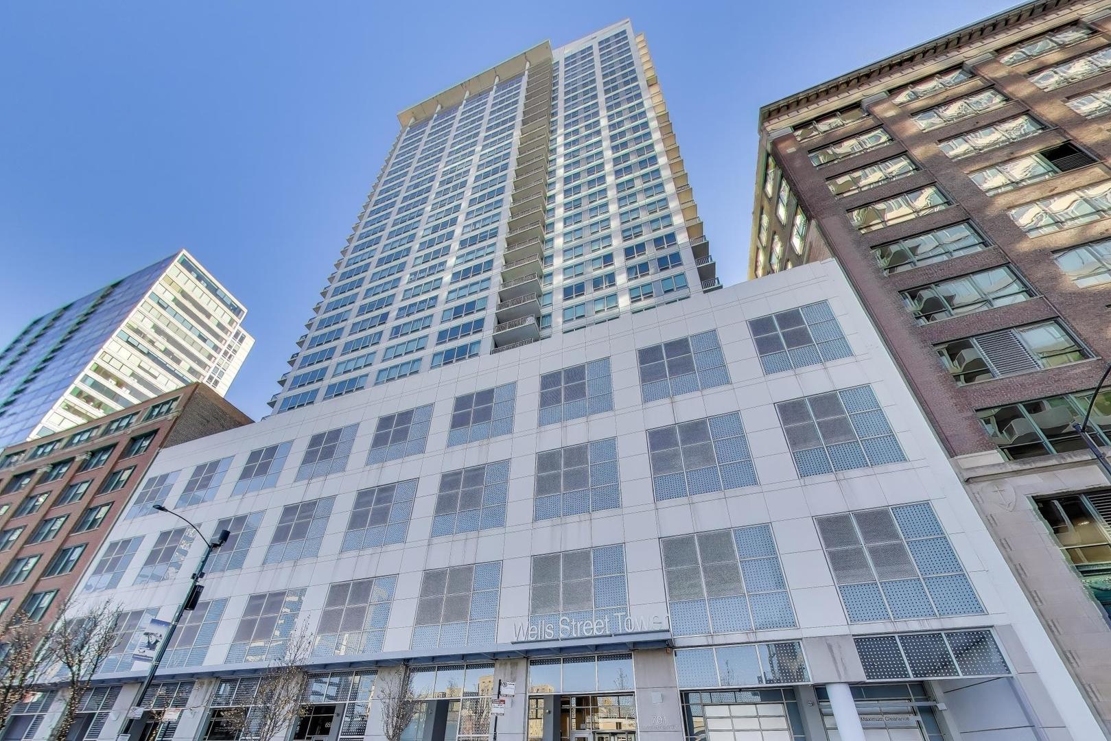 701 S WELLS Street 1402