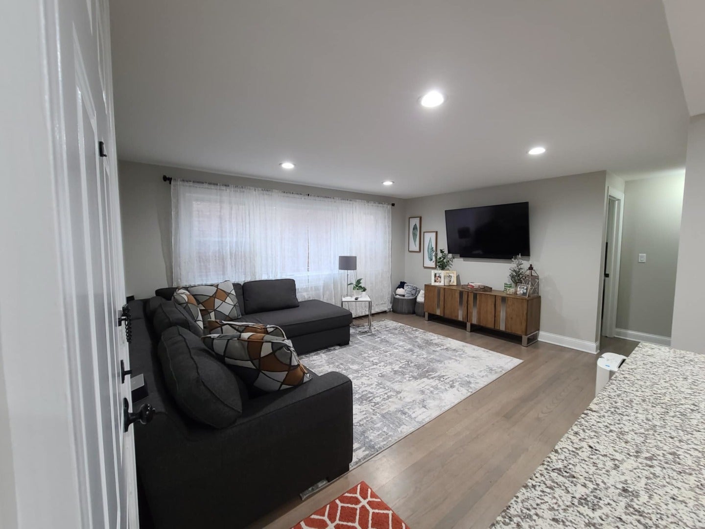 8636 Grand Avenue 2A