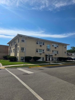 8636 GRAND AVE APT 2A, RIVER GROVE, IL 60171 - Image 2c511cb3f91f68c152b5a9fcdf48205f/3018630890