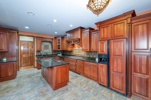 Tiny photo for 315 Arbor Glen Boulevard, Schaumburg, IL 60195 (MLS # 12485209)