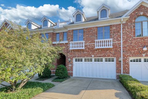 Photo of 315 Arbor Glen Boulevard, Schaumburg, IL 60195 (MLS # 12485209)