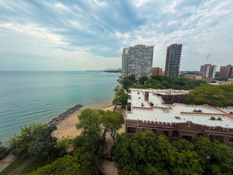 Tiny photo for 6301 N Sheridan Road #9V, Chicago, IL 60660 (MLS # 12727762)