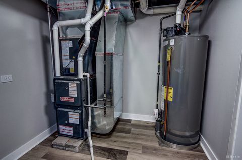 Tiny photo for 9241 S Kingston Avenue, Chicago, IL 60617 (MLS # 12515919)