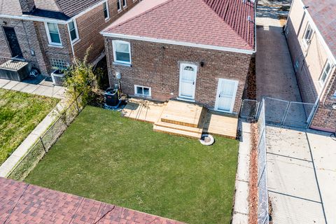 Tiny photo for 9241 S Kingston Avenue, Chicago, IL 60617 (MLS # 12515919)
