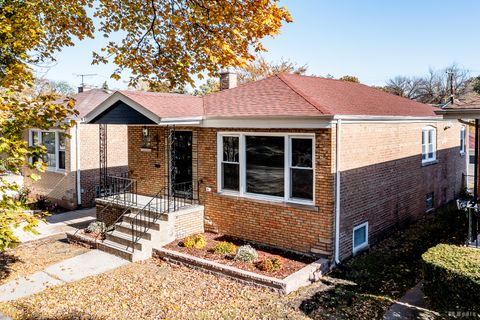 Tiny photo for 9241 S Kingston Avenue, Chicago, IL 60617 (MLS # 12515919)