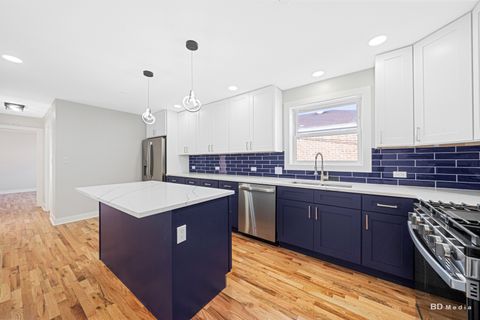 Tiny photo for 9241 S Kingston Avenue, Chicago, IL 60617 (MLS # 12515919)