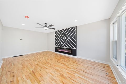 Tiny photo for 9241 S Kingston Avenue, Chicago, IL 60617 (MLS # 12515919)