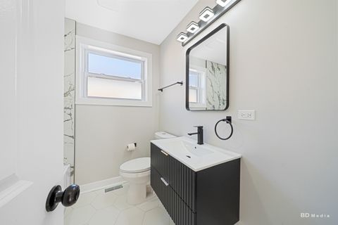 Tiny photo for 9241 S Kingston Avenue, Chicago, IL 60617 (MLS # 12515919)