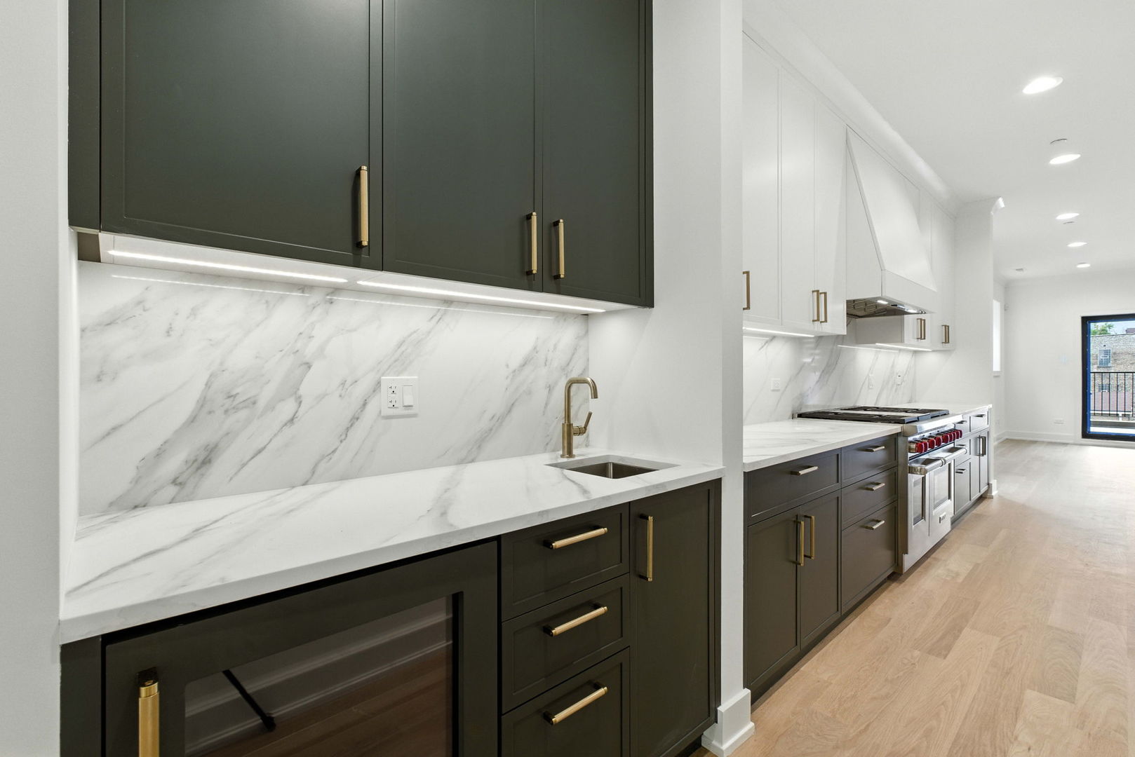 1455 W Melrose Street 1