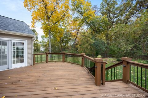 Tiny photo for 332 Western Drive, North Aurora, IL 60542 (MLS # 12502334)