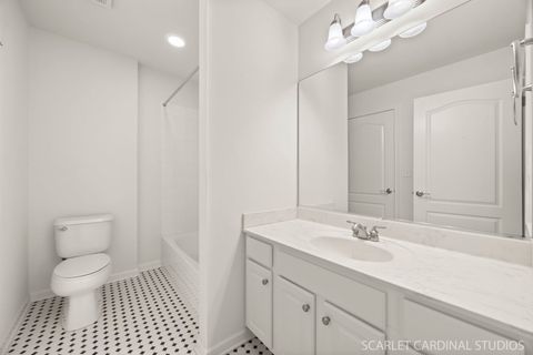 Tiny photo for 332 Western Drive, North Aurora, IL 60542 (MLS # 12502334)