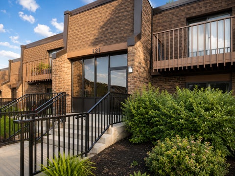 Photo of 121 Mullingar Court #1D, Schaumburg, IL 60193 (MLS # 12684767)