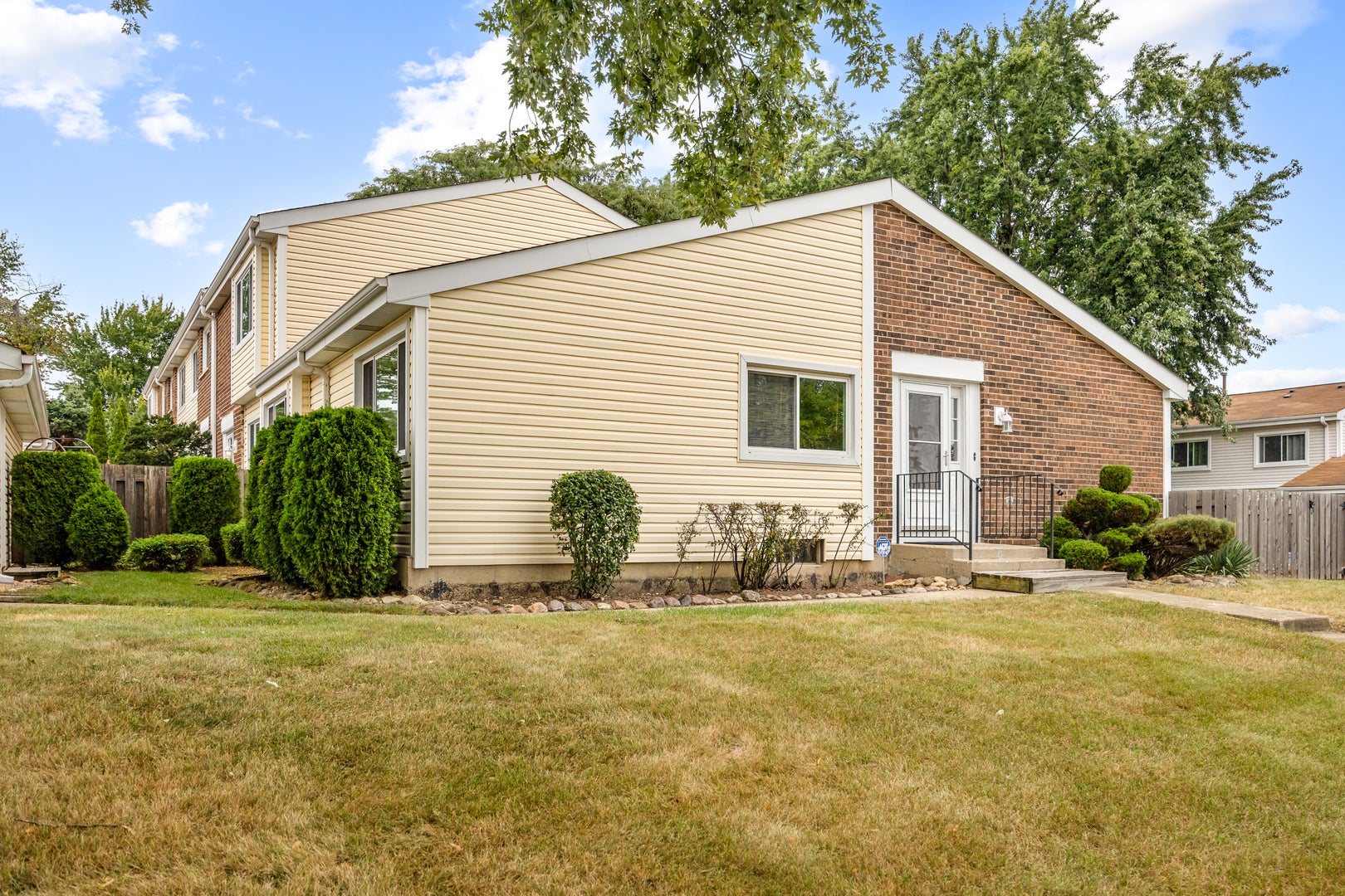 2177 Chaucer Lane