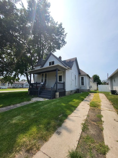 Tiny photo for 902 Madison Street, Streator, IL 61364 (MLS # 12677510)
