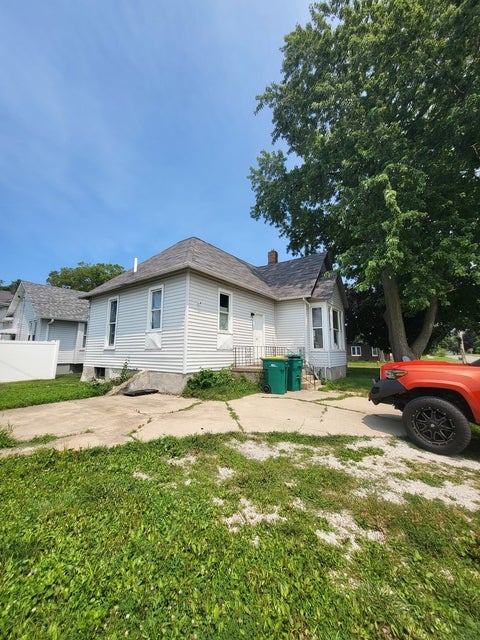 Tiny photo for 902 Madison Street, Streator, IL 61364 (MLS # 12677510)