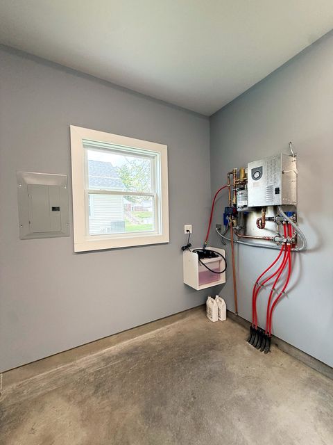 Tiny photo for 2407 Warren Street, Davenport, IA 52804 (MLS # 12628295)