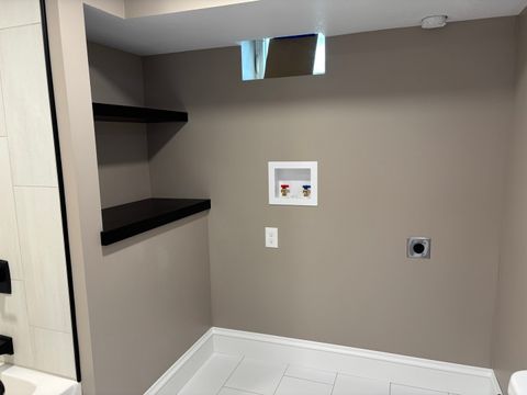 Tiny photo for 2407 Warren Street, Davenport, IA 52804 (MLS # 12628295)