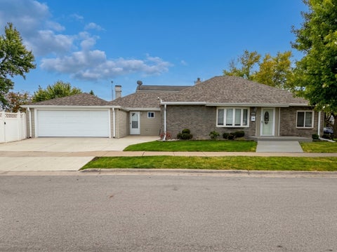 Photo of 10801 OAK Avenue, Chicago Ridge, IL 60415 (MLS # 12757157)