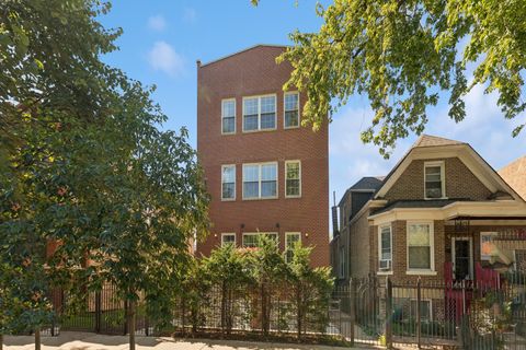 Photo of 2458 N Linden Place #3, Chicago, IL 60647 (MLS # 12475348)