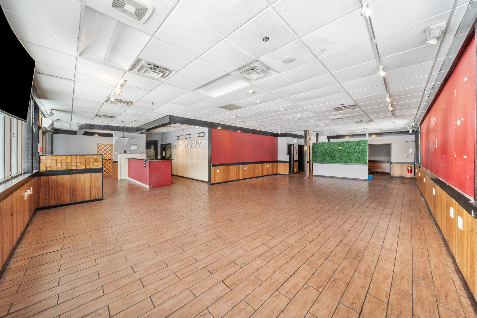 9850 Milwaukee Avenue