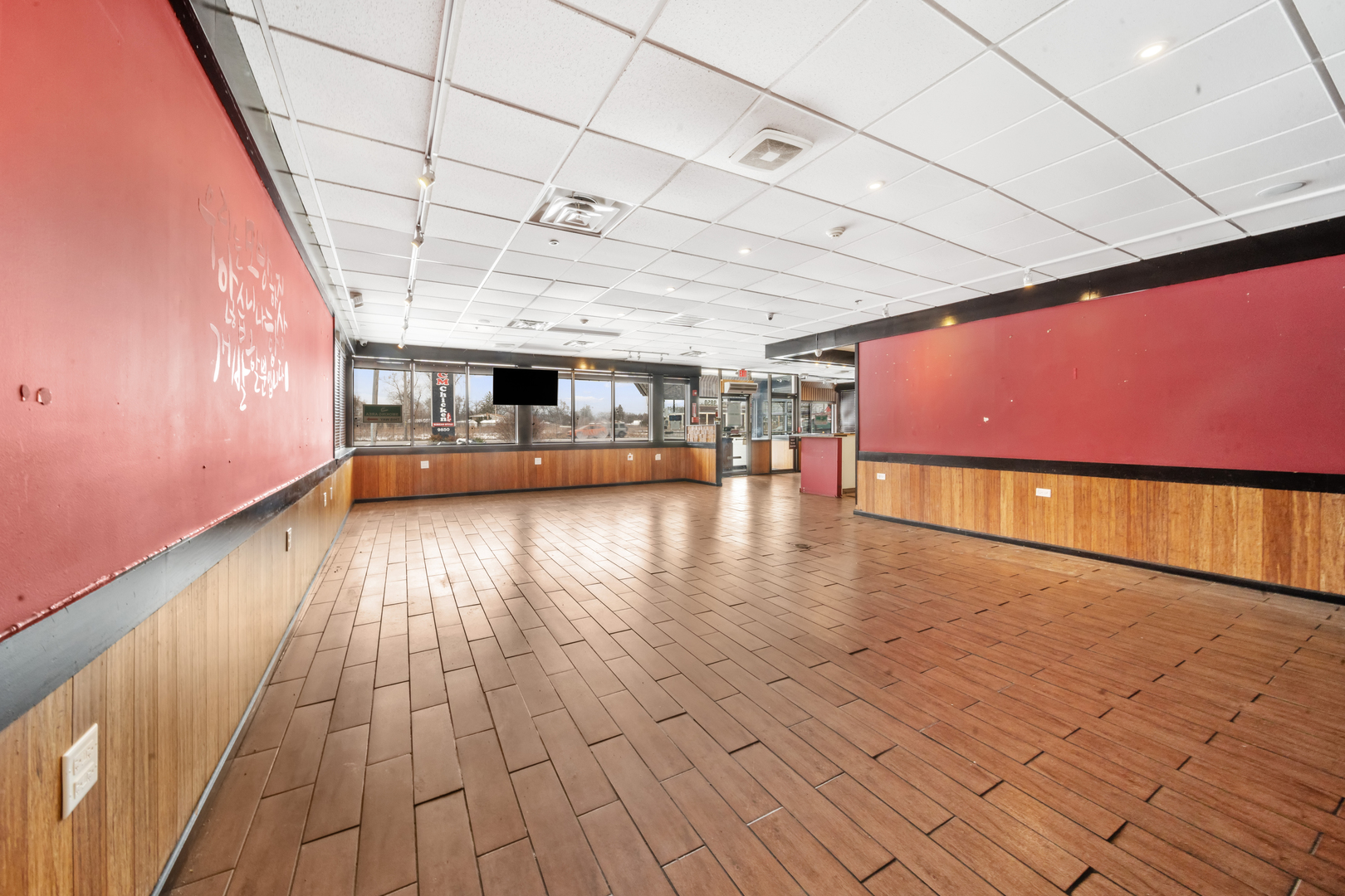 9850 Milwaukee Avenue