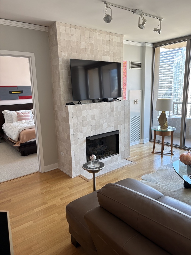 200 N Jefferson Street 2307