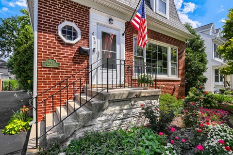 Photo of 693 S SPRING Road, Elmhurst, IL 60126 (MLS # 12735355)