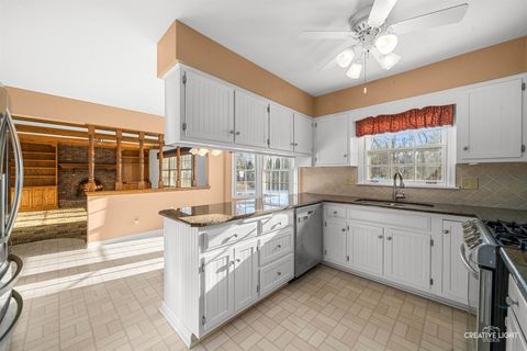 Tiny photo for 409 Essex Court, Geneva, IL 60134 (MLS # 12551980)