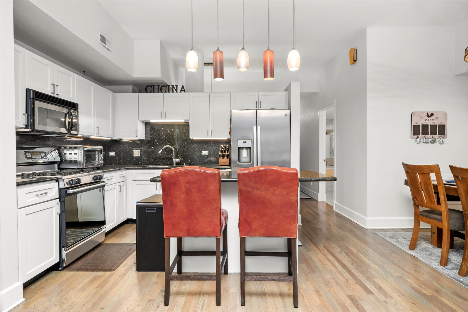 165 N CANAL Street 518