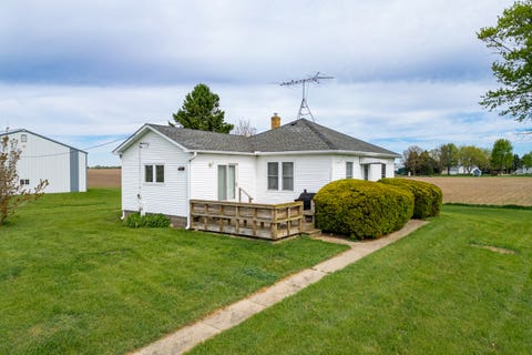 Tiny photo for 21137 Fenstermaker Road, Sycamore, IL 60178 (MLS # 12641411)