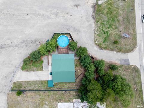 Tiny photo for 1012 Viaduct Road, Savanna, IL 61074 (MLS # QC4263181)