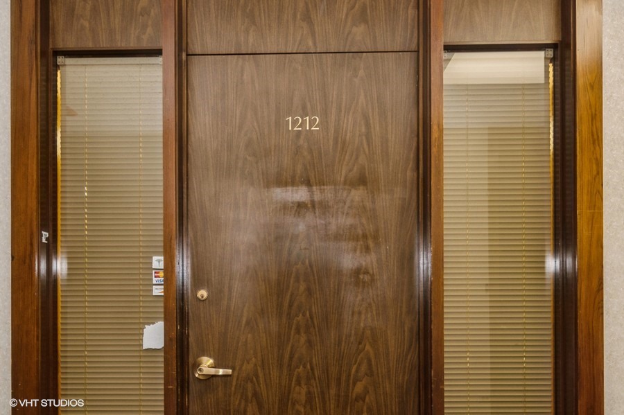 111 N Wabash Avenue 1212