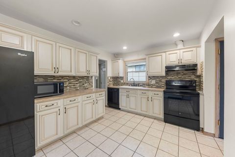 Tiny photo for 17908 Lorenz Avenue, Lansing, IL 60438 (MLS # 12619165)