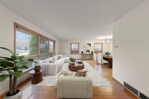 Tiny photo for 17908 Lorenz Avenue, Lansing, IL 60438 (MLS # 12619165)