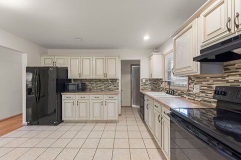Tiny photo for 17908 Lorenz Avenue, Lansing, IL 60438 (MLS # 12619165)