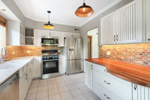 Tiny photo for 100 N Gary Avenue N #304, Wheaton, IL 60187 (MLS # 12437478)