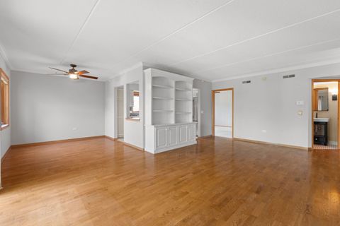 Tiny photo for 100 N Gary Avenue N #304, Wheaton, IL 60187 (MLS # 12437478)