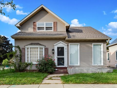 Photo of 817 Oneida Street, Joliet, IL 60435 (MLS # 12485252)