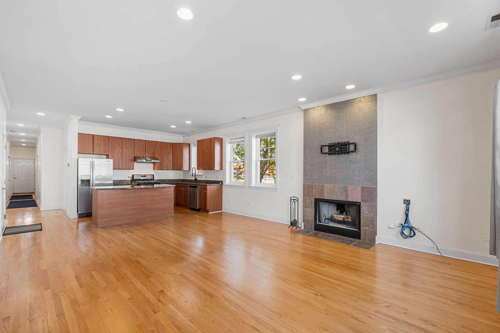 2204 N Natchez Avenue 1N