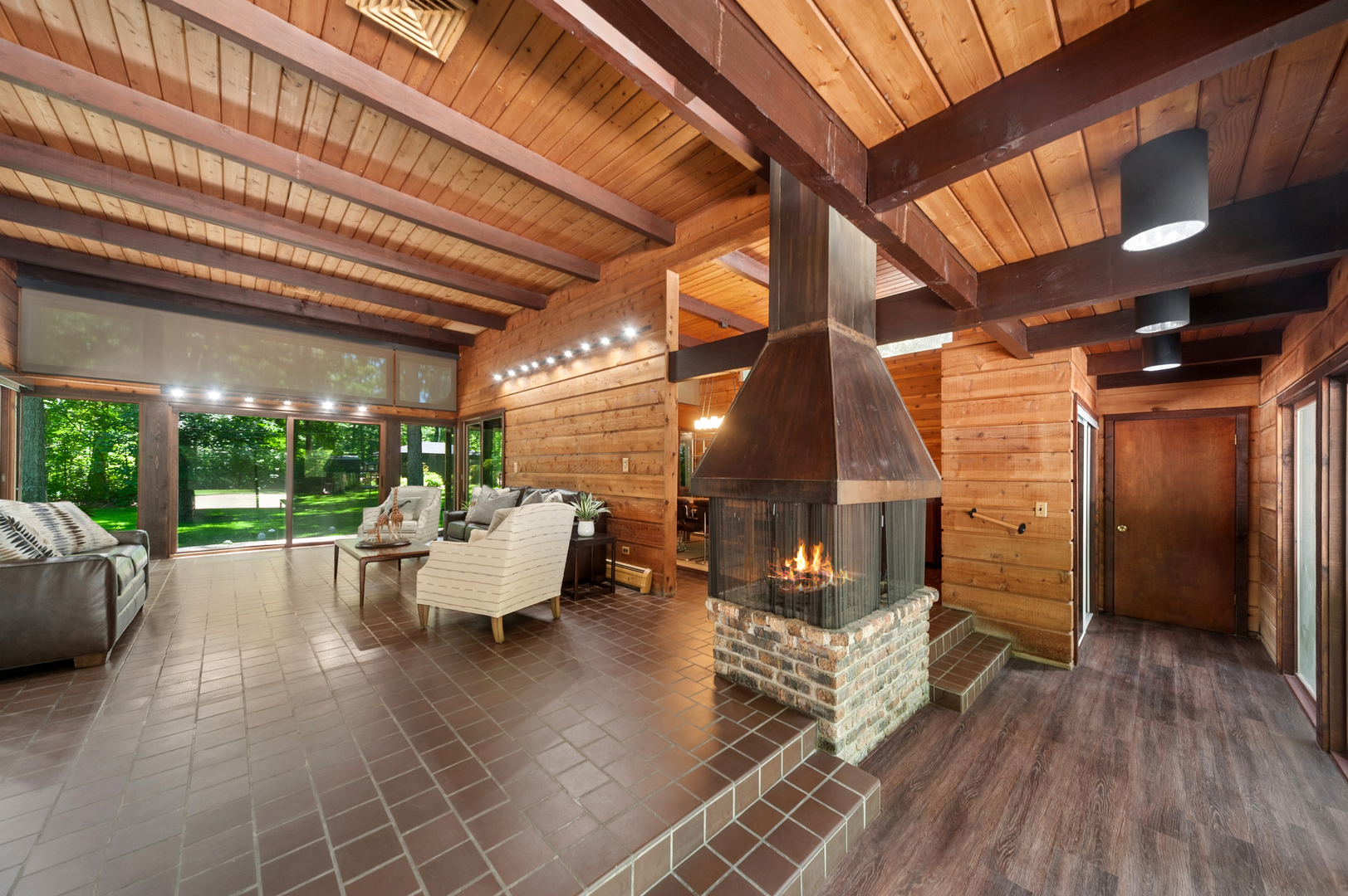 3033 Blackthorn Road