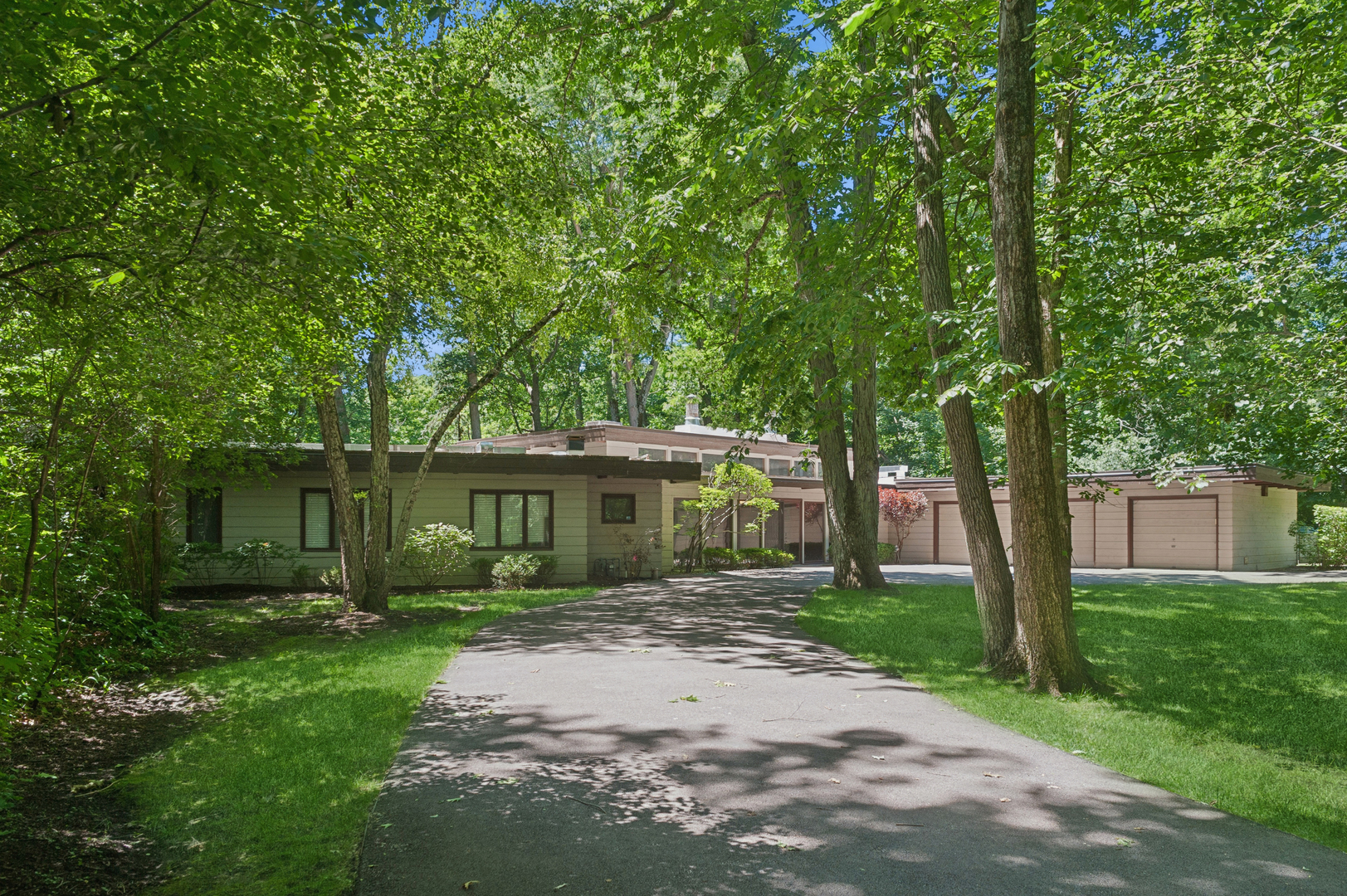 3033 Blackthorn Road