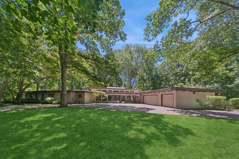Photo of 3033 Blackthorn Road, Riverwoods, IL 60015 (MLS # 12678828)