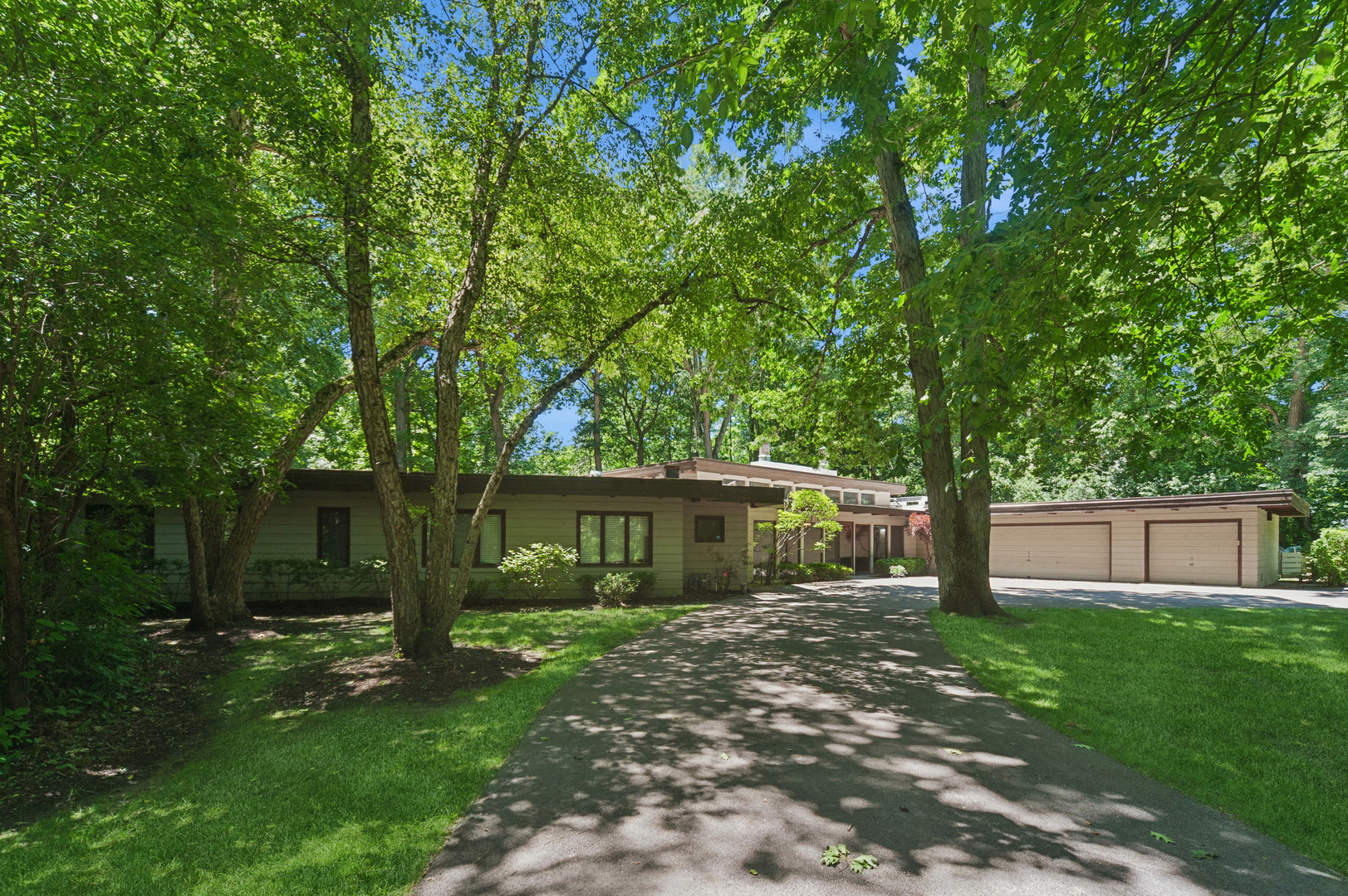 3033 Blackthorn Road