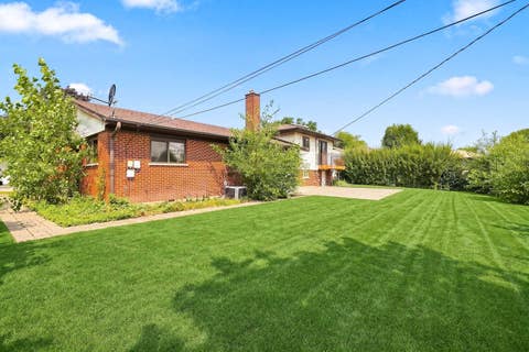 Tiny photo for 935 Anderson Terrace, Des Plaines, IL 60016 (MLS # 12719392)