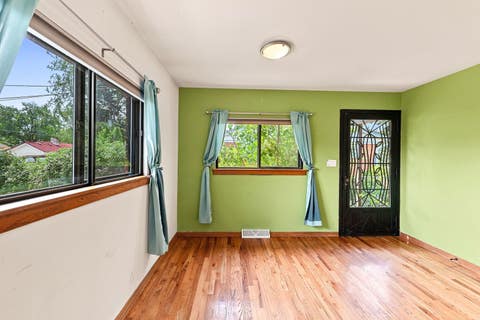 Tiny photo for 935 Anderson Terrace, Des Plaines, IL 60016 (MLS # 12719392)